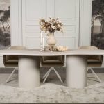 Organischer Esstisch aus Eichenholz St. Tropez