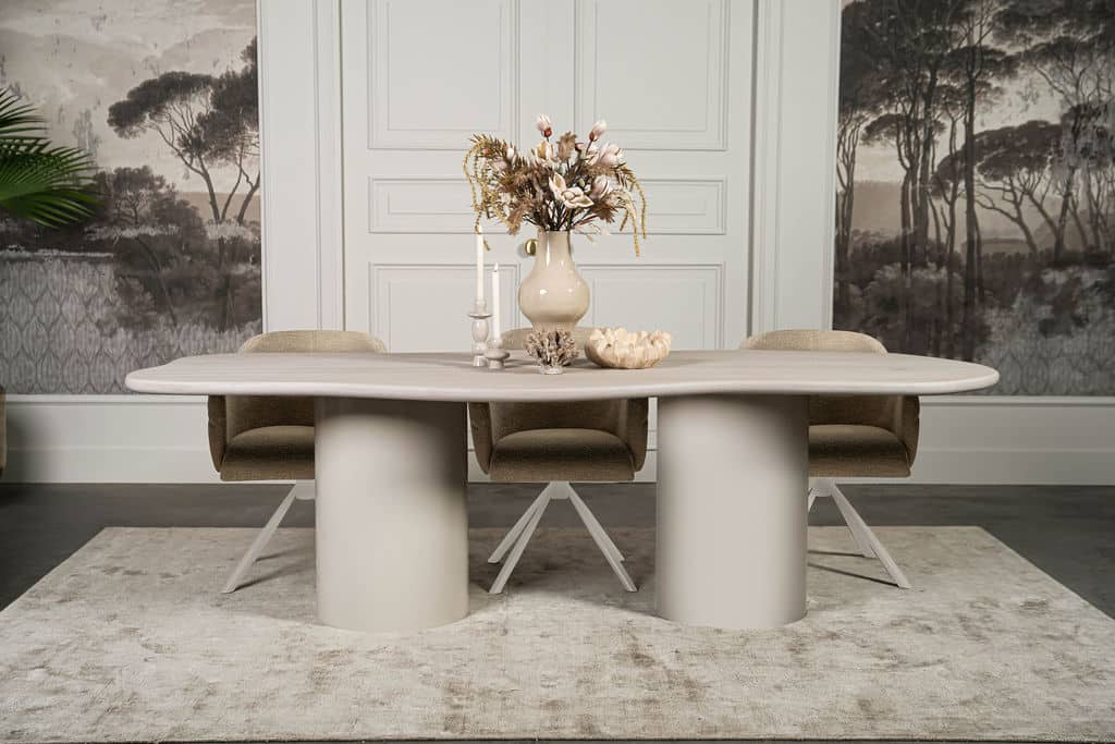 Organischer Eichentisch St. Tropez